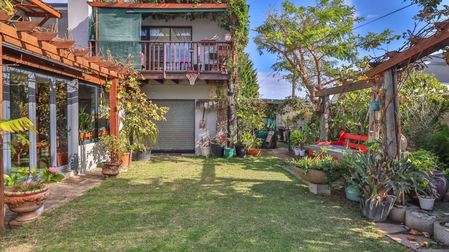 6 Bedroom Property for Sale in Franskraal Western Cape